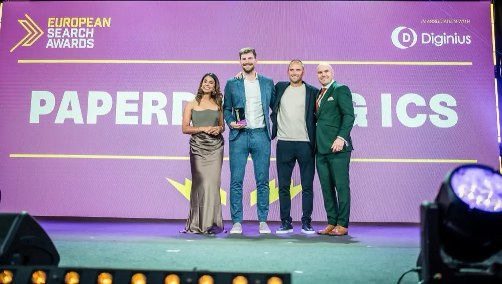 Het team van PaperDigits op het podium van de European Search Awards